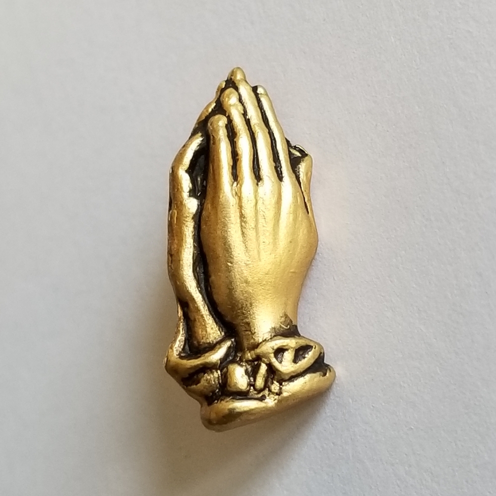 Relisted - Vintage praying hands pin gold tone tiny brooch religious Christian - Picture 1 of 6